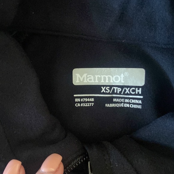 BRAND NEW MARMOT DOWN VEST - Picture 4 of 7